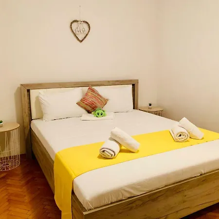 Ultracentral With All You Need: Wifi, Tv, Ac, Washer, Coffe *