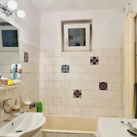 Apartment Ultracentral With All You Need: Wifi, Tv, Ac, Washer, Coffe
