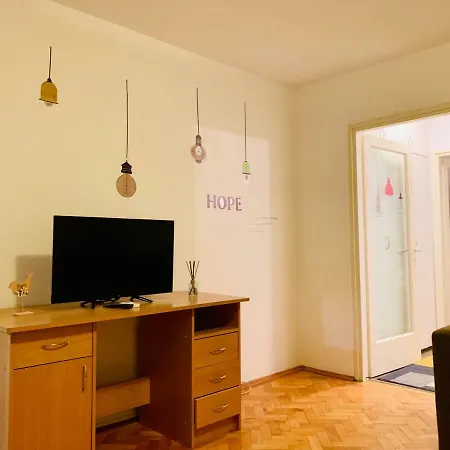 Ultracentral With All You Need: Wifi, Tv, Ac, Washer, Coffe
