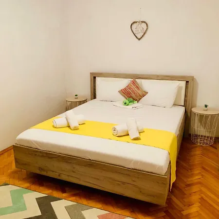 Apartment Ultracentral With All You Need: Wifi, Tv, Ac, Washer, Coffe *